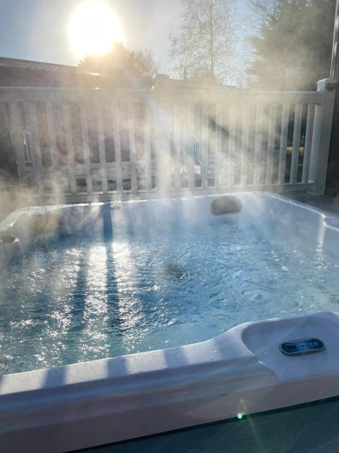 Gleneagles Lodge With Hot Tub York Luaran gambar